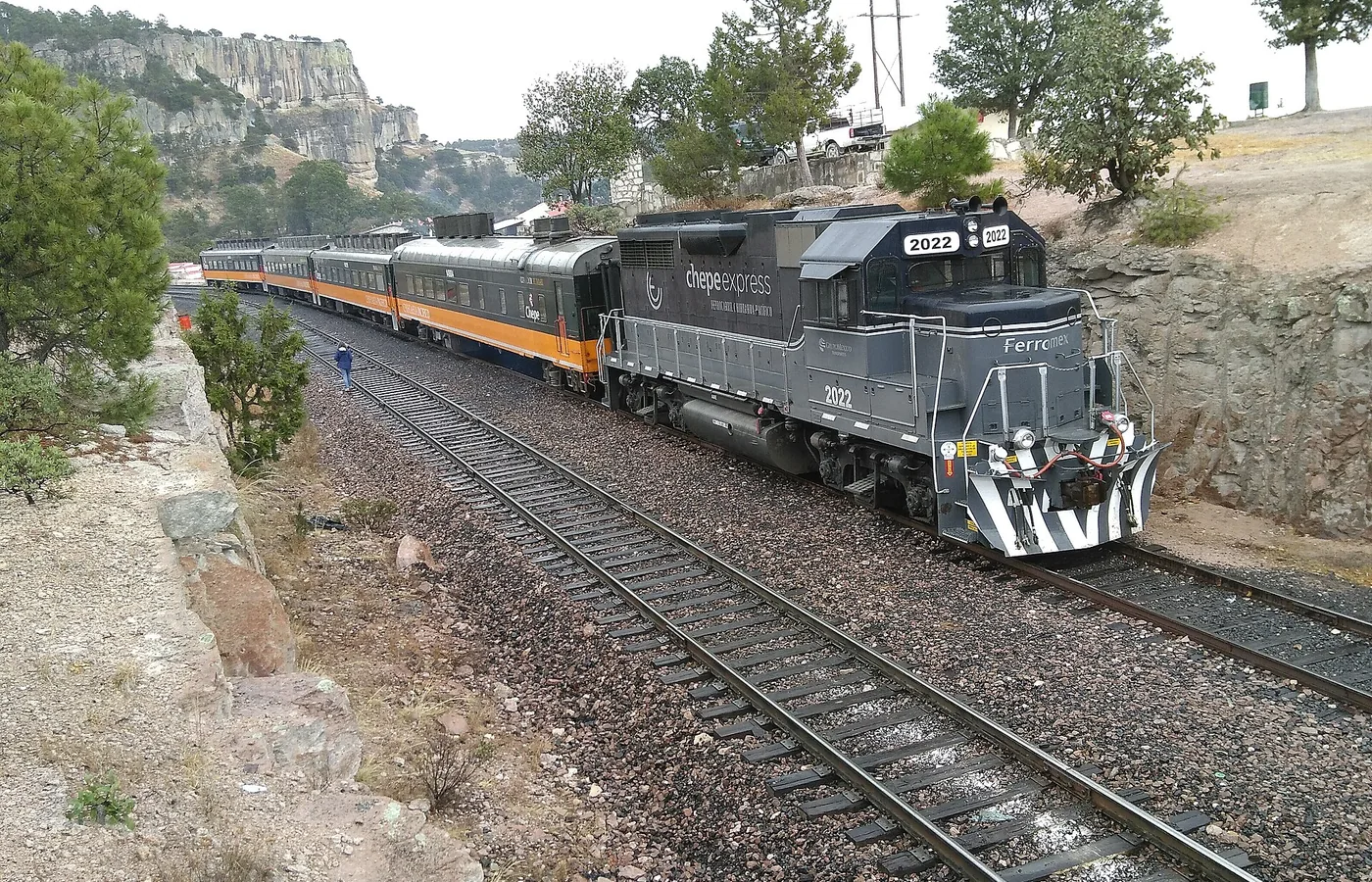 Tren Chepe cruzando las Barrancas del Cobre