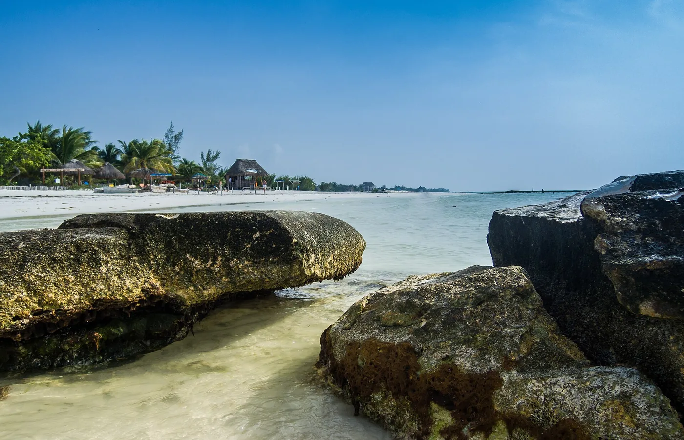 Arena blanca en la isla de Holbox
