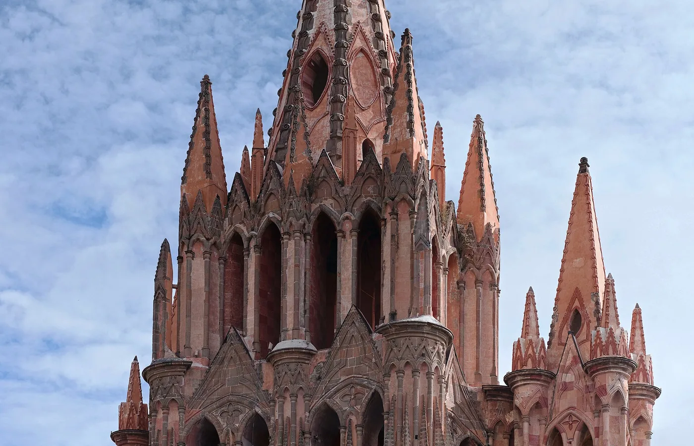 Parroquia de San Miguel Arcángel al atardecer